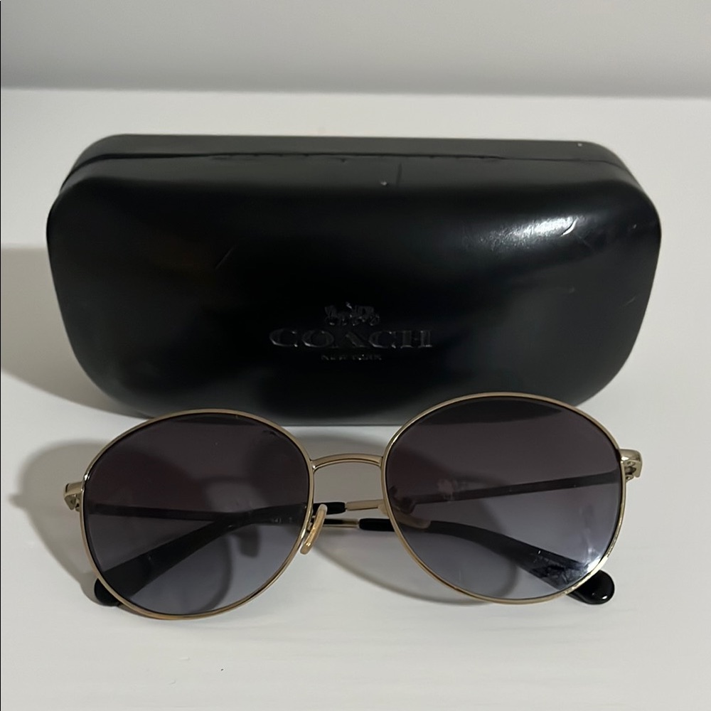 Coach Women's Round Sunglasses - Black